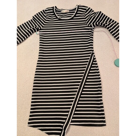SO RAD Black and White Striped Asymmetrical Hem Long Sleeved Dress Ladies MEDIUM - Picture 3 of 9